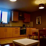 Modern 2 Bedroom Flat Above Family Run Pub