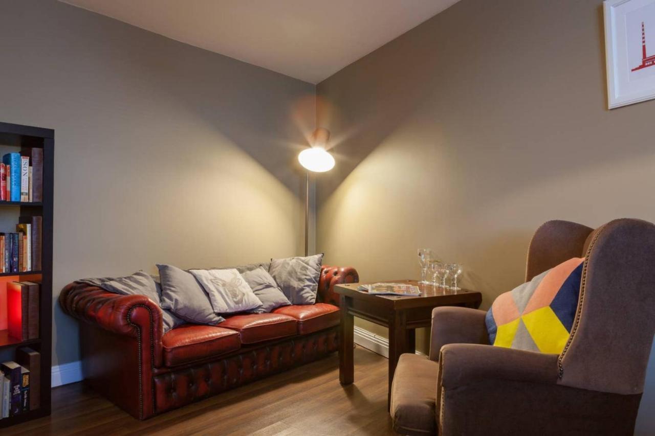 Modern 2 Bedroom Flat Above Family Run Pub Dublin