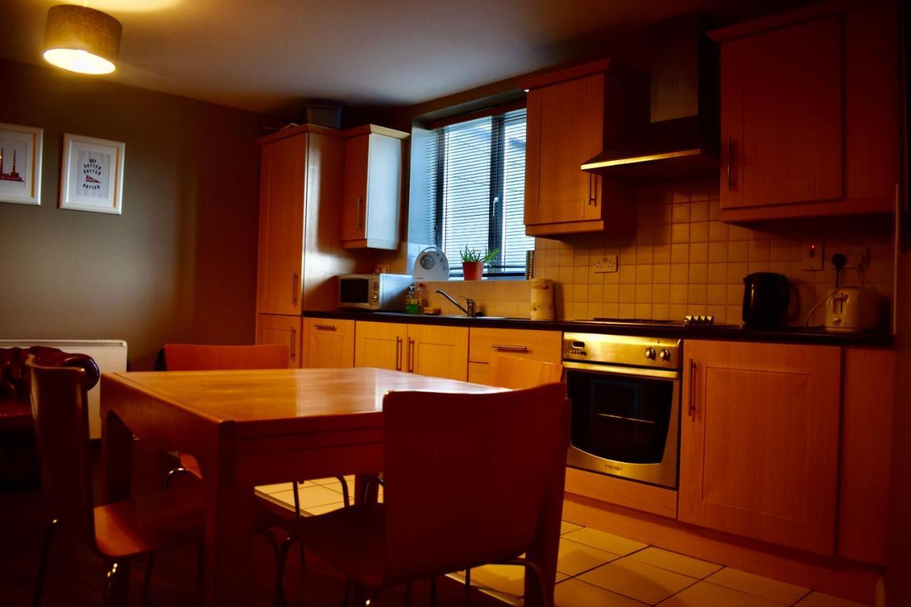 Apartment Modern 2 Bedroom Flat Above Family Run Pub *